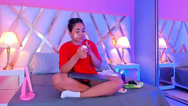 Snapshot of JadeeKhan chatting on October 8, 2025, 7:55 pm JadeeKhan online show from October 8, 2025, 7:55 pm