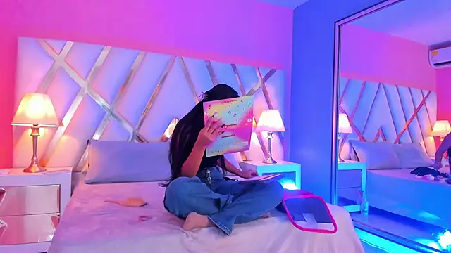 Snapshot of JadeeKhan chatting on October 11, 2025, 7:56 pm JadeeKhan online show from October 11, 2025, 7:56 pm