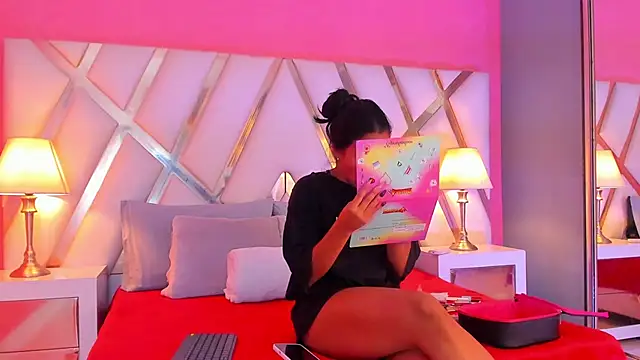 Snapshot of JadeeKhan chatting on October 19, 2025, 12:00 am JadeeKhan online show from October 19, 2025, 12:00 am