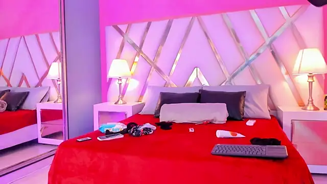 Snapshot of JadeeKhan chatting on October 24, 2025, 12:30 am JadeeKhan online show from October 24, 2025, 12:30 am