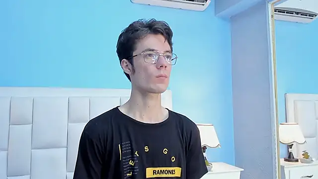 VIKTORNOIR online show from September 11, 2025, 9:59 pm