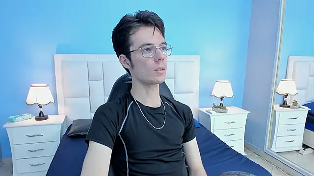 VIKTORNOIR online show from September 12, 2025, 10:21 pm