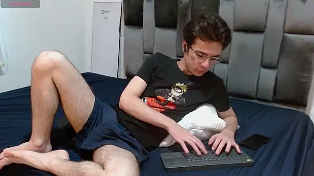 VIKTORNOIR online show from September 18, 2025, 9:17 pm