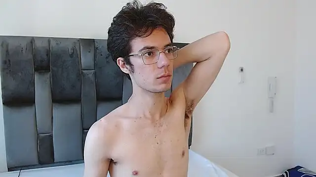 VIKTORNOIR online show from October 7, 2025, 12:35 pm