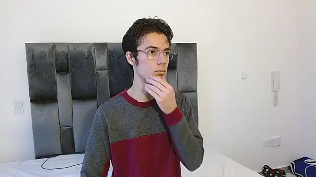 VIKTORNOIR online show from October 10, 2025, 12:15 pm