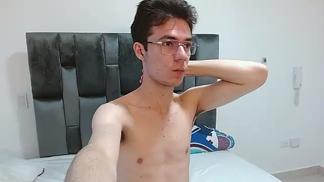 VIKTORNOIR online show from November 5, 2025, 11:32 am