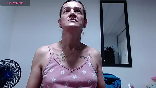 AllysonStonne online show from October 22, 2025, 10:53 pm