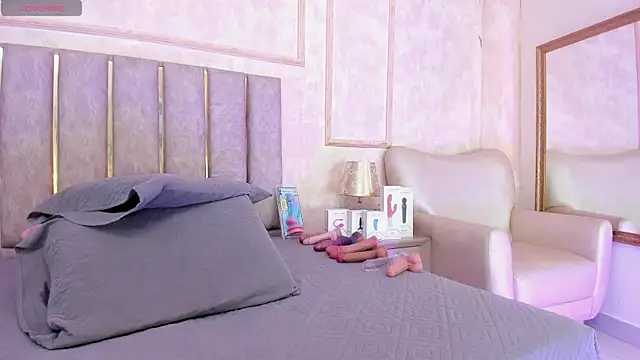 Keirahartz online show from December 5, 2025, 3:48 am