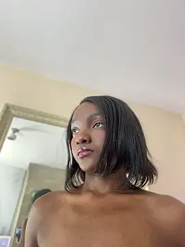 Snapshot of Keirahartz chatting on May 1, 2026, 1:48 pm Keirahartz online show from May 1, 2026, 1:48 pm