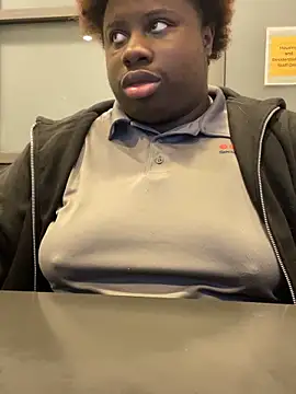 Breezylws online show from September 28, 2025, 6:52 am