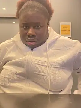 Breezylws online show from October 12, 2025, 6:23 am