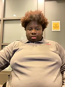 Breezylws online show from November 17, 2025, 8:42 am