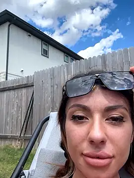 bbgurlnickii online show from September 25, 2025, 6:22 pm