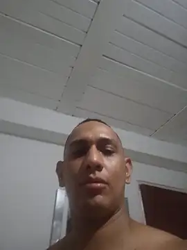 Snapshot of Jota_Alejand chatting on November 7, 2025, 2:17 pm Jota Alejand online show from November 7, 2025, 2:17 pm