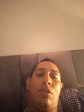 Snapshot of Jota_Alejand chatting on February 19, 2026, 5:36 am Jota Alejand online show from February 19, 2026, 5:36 am