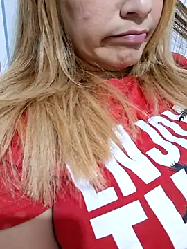 saraferrer151 online show from January 7, 2026, 5:43 am