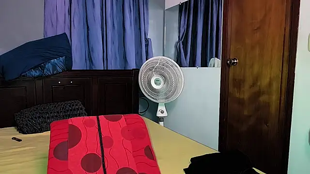 Angelic AP online show from November 4, 2025, 4:44 am