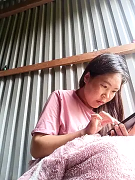 vivi cute online show from September 12, 2025, 2:22 am