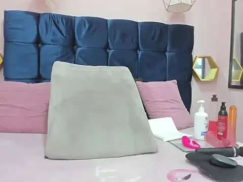 candy big tits18 online show from October 30, 2025, 12:34 am