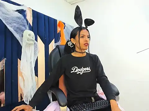 Snapshot of Aisha_hotts777 chatting on November 1, 2025, 11:07 pm Aisha hotts777 online show from November 1, 2025, 11:07 pm