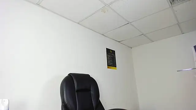 Aisha hotts777 online show from December 5, 2025, 3:48 am