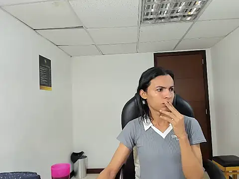 Aisha hotts777 online show from February 12, 2026, 3:45 am