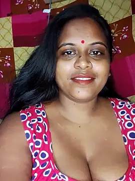 Hot-Show2 online show from September 9, 2025, 4:28 pm