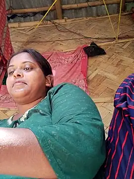 Hot-Show2 online show from October 28, 2025, 7:01 am