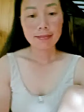 LyyChac online show from September 14, 2025, 7:57 pm