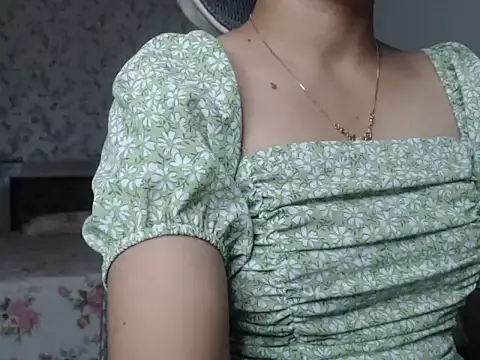 snow white123 online show from October 13, 2025, 8:20 pm