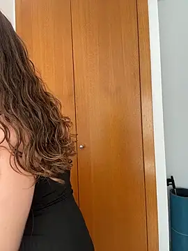 TenderLaGlamor online show from February 26, 2026, 12:37 pm