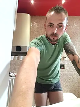 papichulo0099 online show from September 28, 2025, 1:16 pm