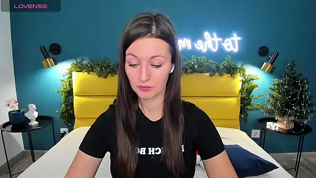 Joan Nelson online show from December 23, 2025, 1:25 am