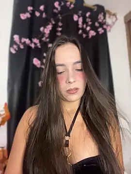 Scarlett05 online show from May 13, 2026, 2:09 am
