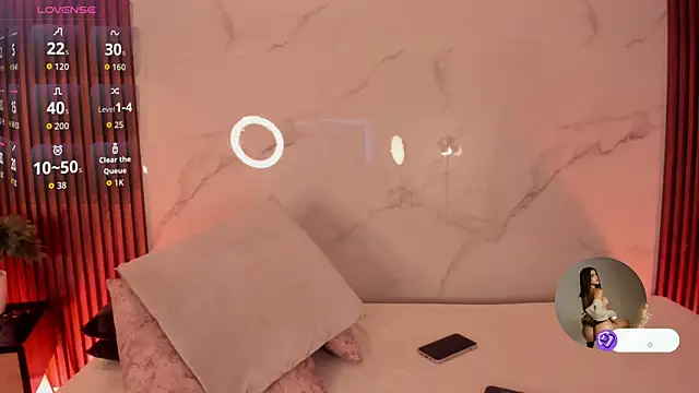 SophieCollins 1 online show from November 18, 2025, 11:36 am