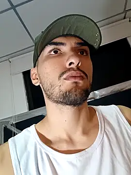 AlekRuizx online show from September 16, 2025, 12:00 am