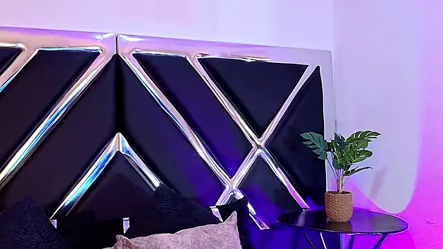 AlekRuizx online show from October 5, 2025, 3:27 am