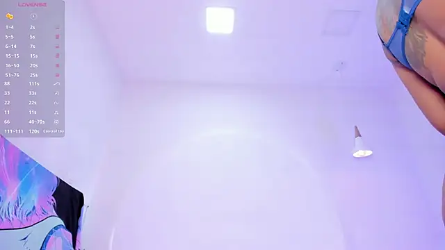 Isabella holmes online show from September 18, 2025, 1:46 pm