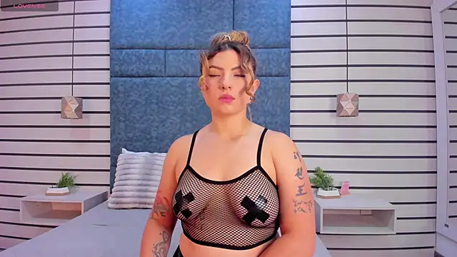 Snapshot of NatyLeone chatting on November 5, 2025, 9:15 pm NatyLeone online show from November 5, 2025, 9:15 pm