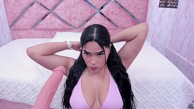 HOT EMIILY  online show from October 16, 2025, 11:44 am