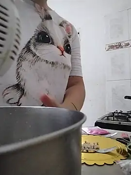 SirenRouge 69 online show from April 11, 2026, 10:25 pm