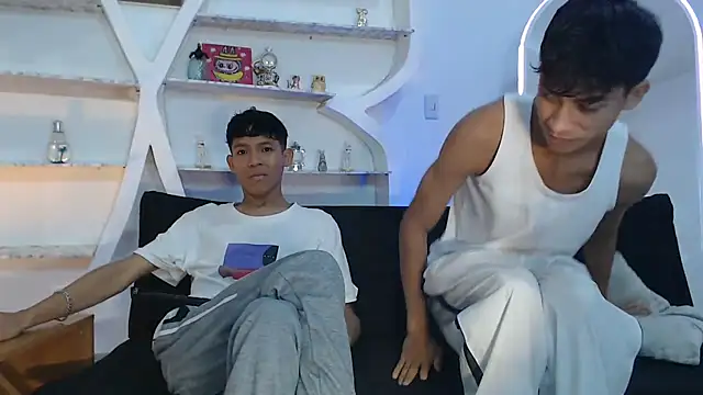 BEAUTY BOYS1 online show from September 27, 2025, 7:13 am