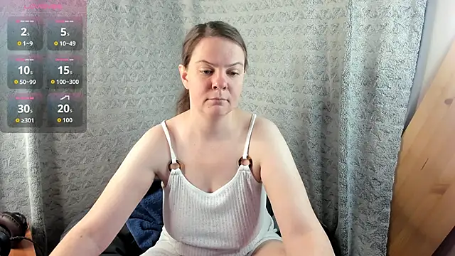 MiaLores online show from October 22, 2025, 8:03 am