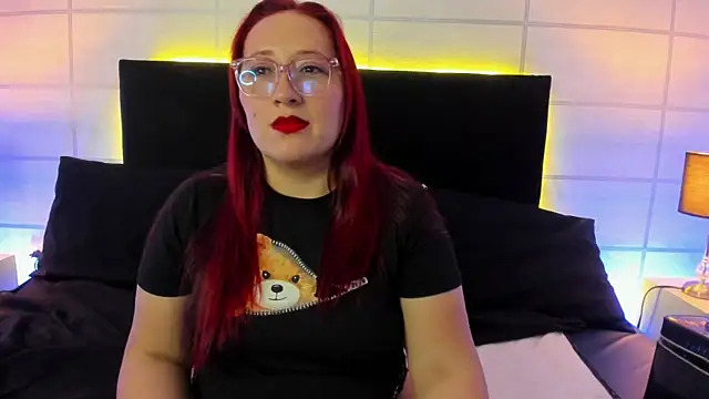 fieryluciana online show from October 16, 2025, 3:40 am