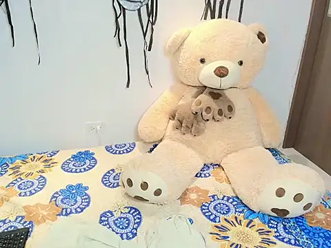 scarletevil online show from November 6, 2025, 4:35 am