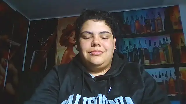 Snapshot of Hailey_Curvy chatting on July 16, 2026, 2:17 am Hailey Curvy online show from July 16, 2026, 2:17 am