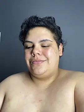 Snapshot of Hailey_Curvy chatting on July 28, 2026, 3:13 am Hailey Curvy online show from July 28, 2026, 3:13 am