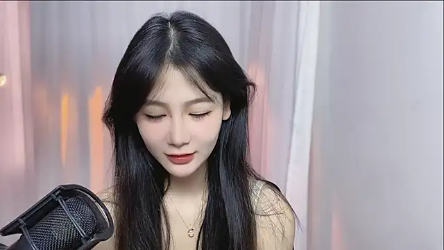 IUIU2025 online show from September 14, 2025, 1:38 am