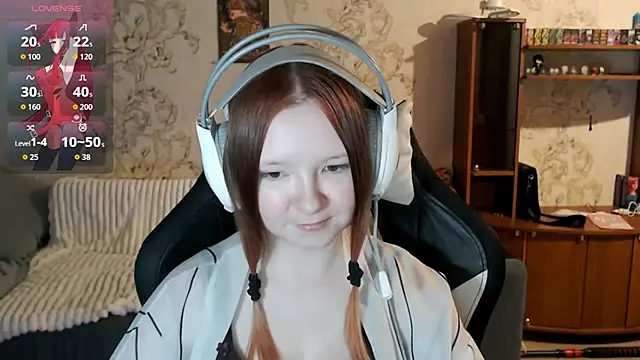 Snapshot of PansyBorriello chatting on October 7, 2025, 4:15 pm PansyBorriello online show from October 7, 2025, 4:15 pm