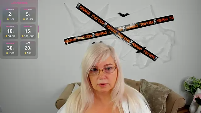 Hella Fabel online show from October 29, 2025, 1:08 am